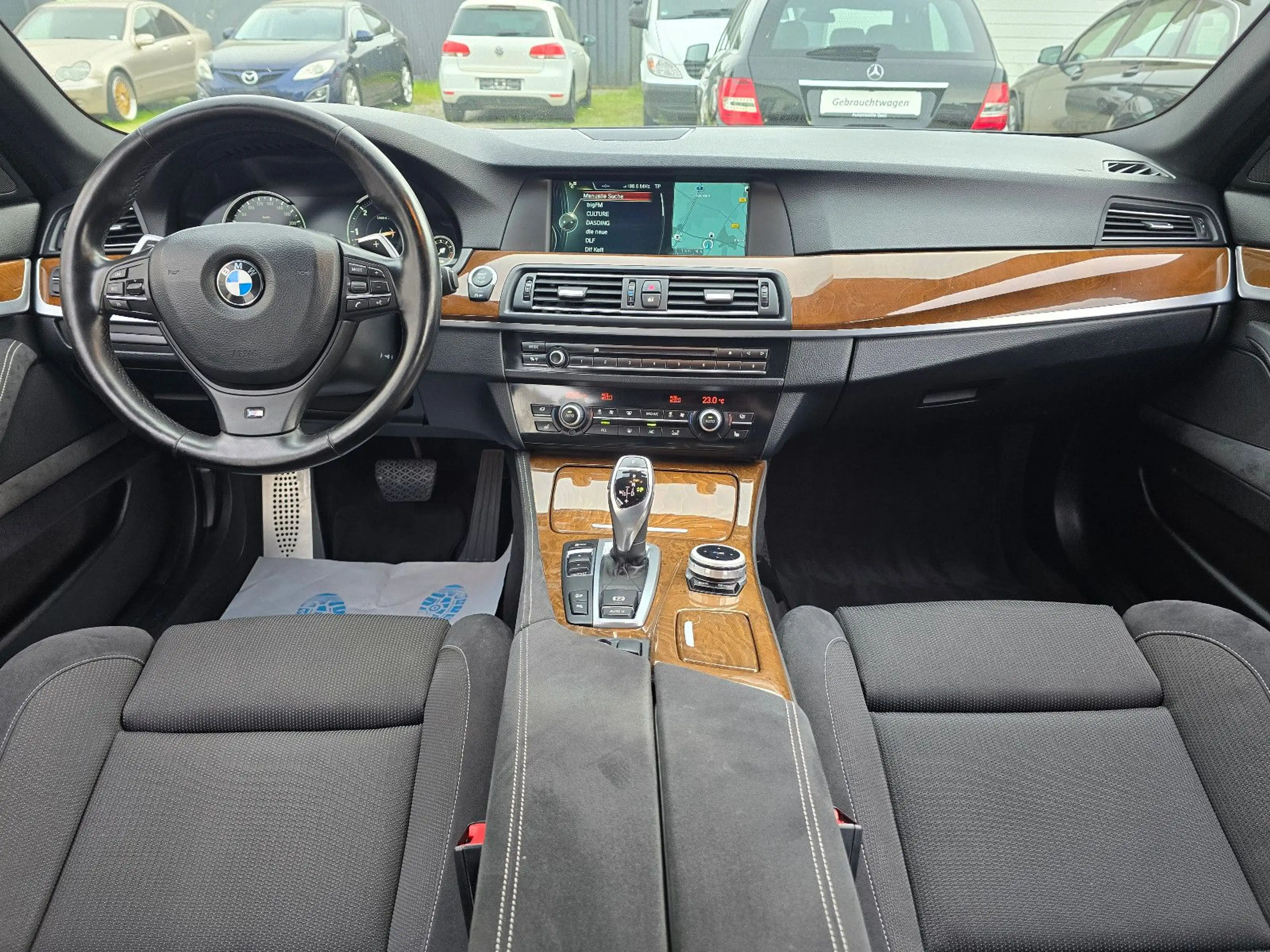 BMW 535 d xDrive Touring*M Paket*AHK*Navi*HUD*Bi-Xen — photo 12