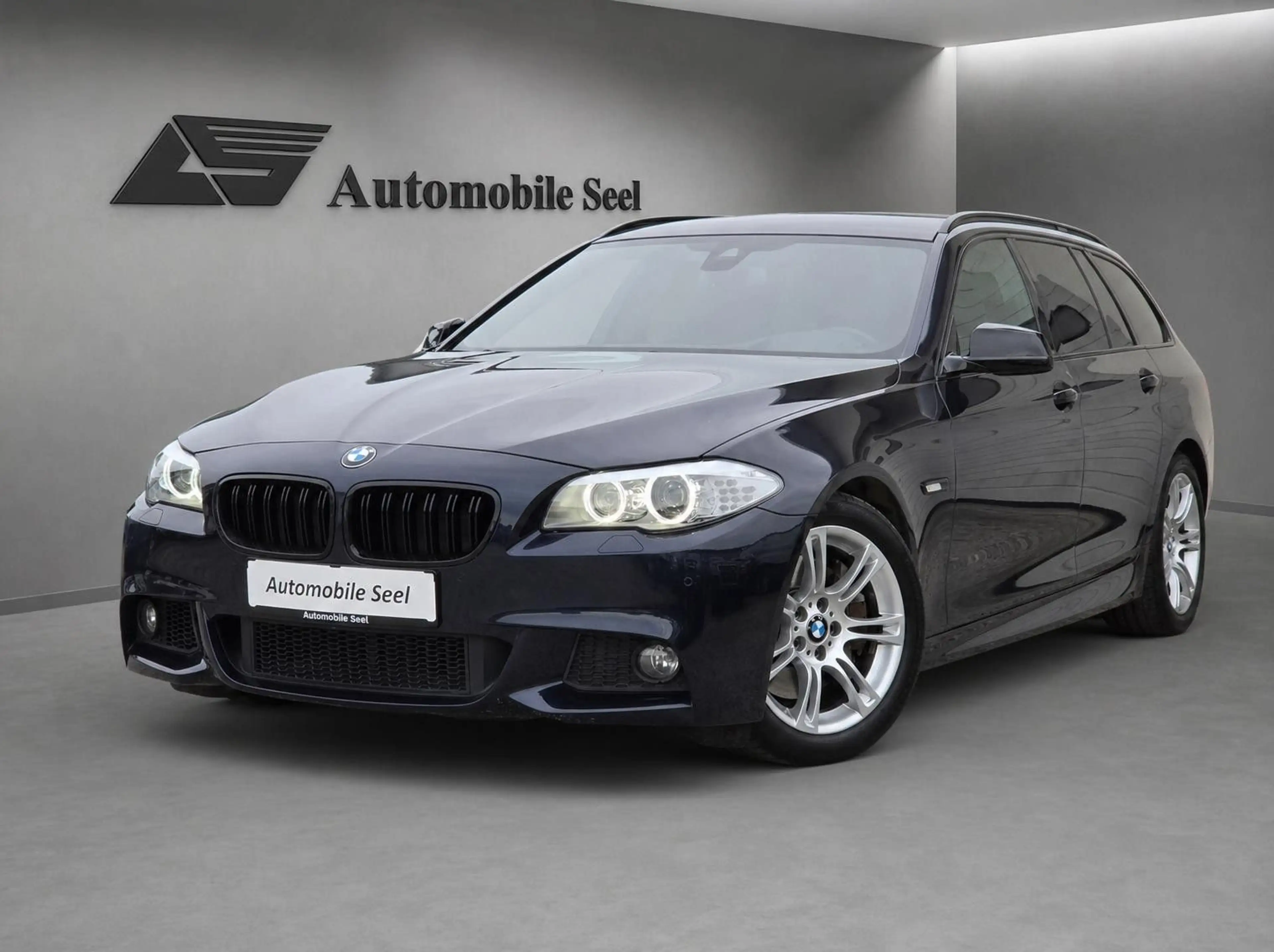 BMW 535 d xDrive Touring*M Paket*AHK*Navi*HUD*Bi-Xen
