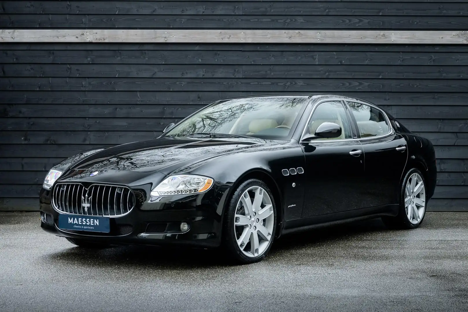 Maserati Quattroporte 4.7 S Executive - 16k KM - Mint conditie Fekete - 1