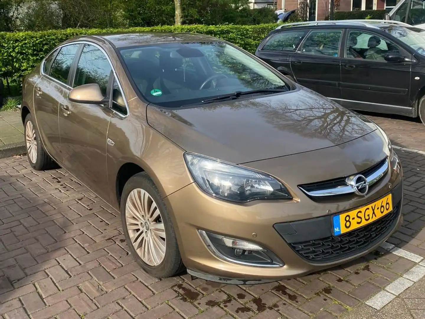 Opel Astra 1.4 Design Edition Bronzová - 2