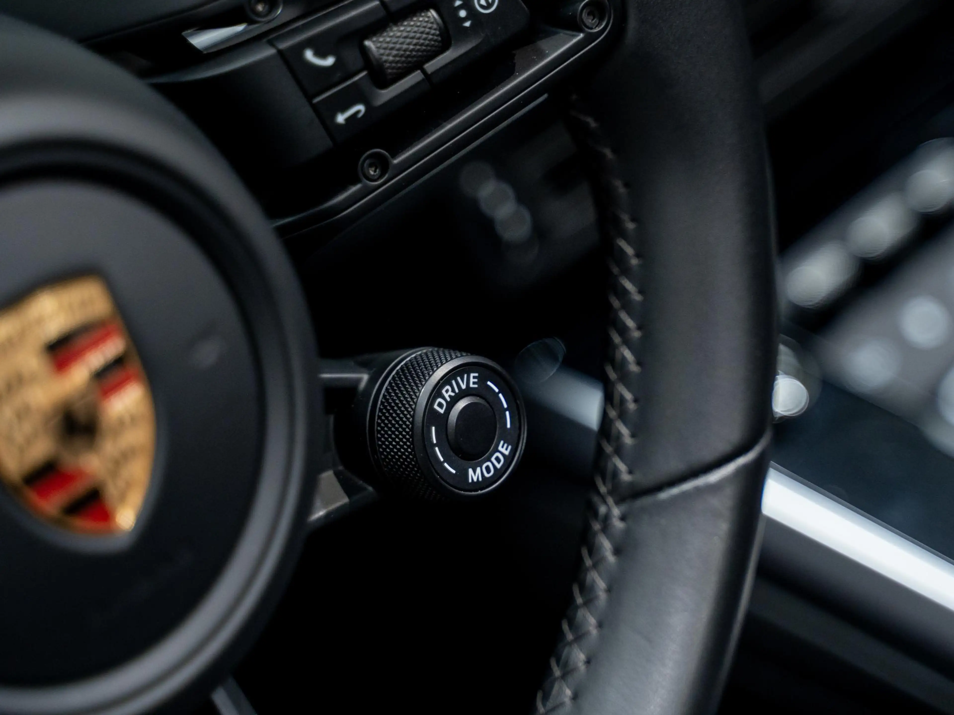 Porsche 992 Cabrio 3.0 Carrera 4S | Techart | Akrapovič | Spor — photo 25