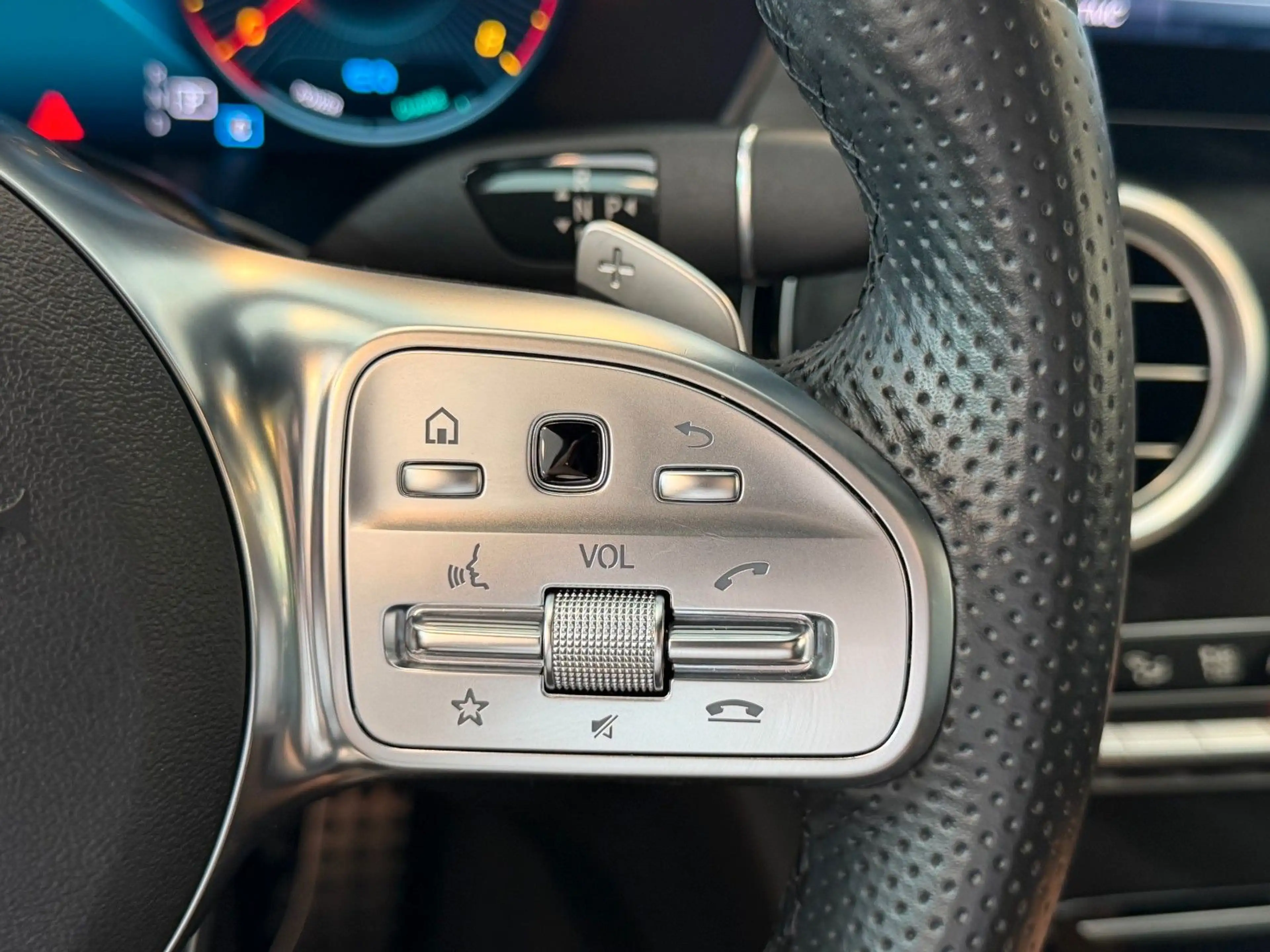 Mercedes-Benz C 200 AMG 9G-Tr. LED Rü-Ka SHZ TWA SHD CarPlay — photo 18