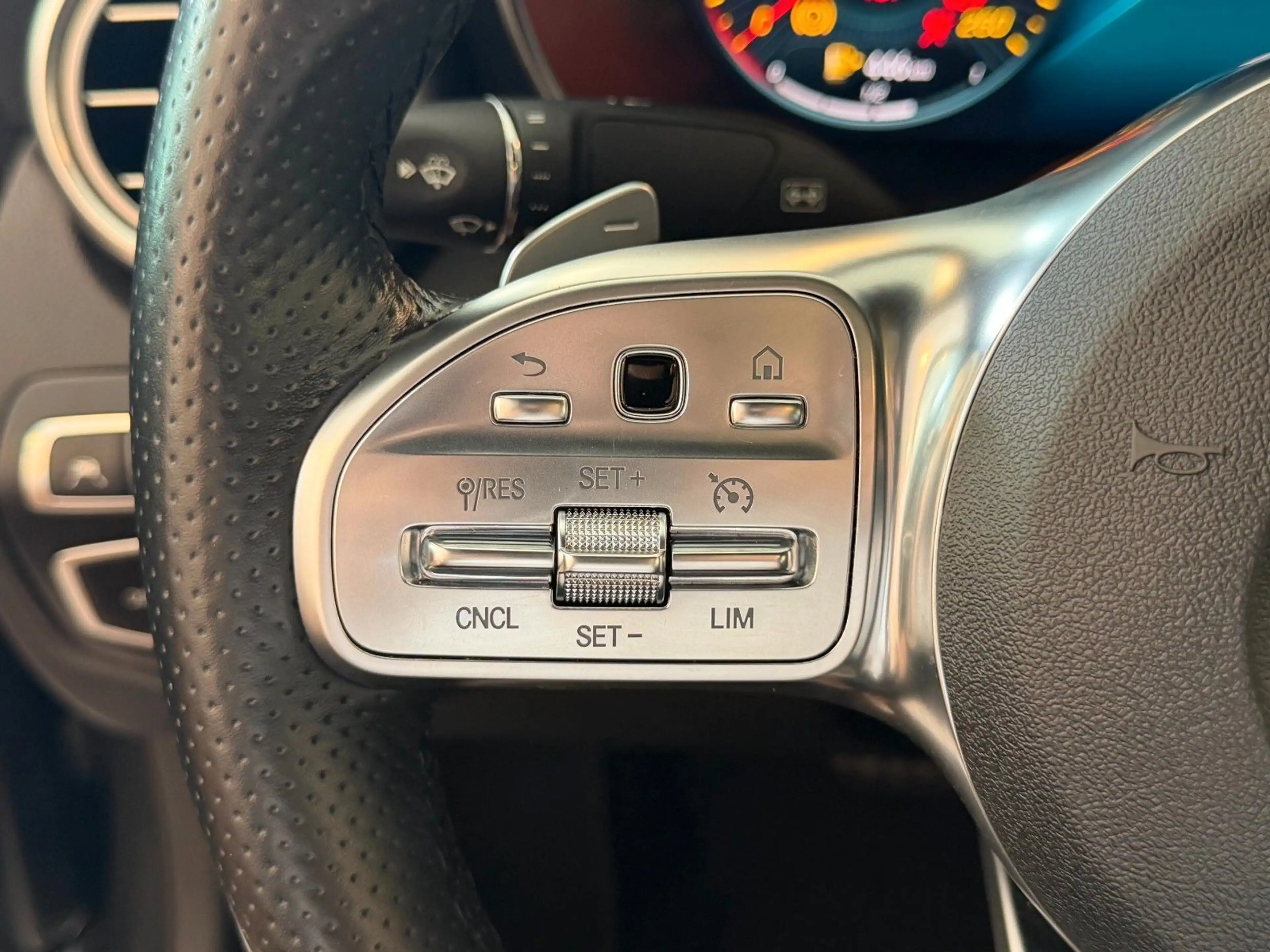 Mercedes-Benz C 200 AMG 9G-Tr. LED Rü-Ka SHZ TWA SHD CarPlay — photo 17