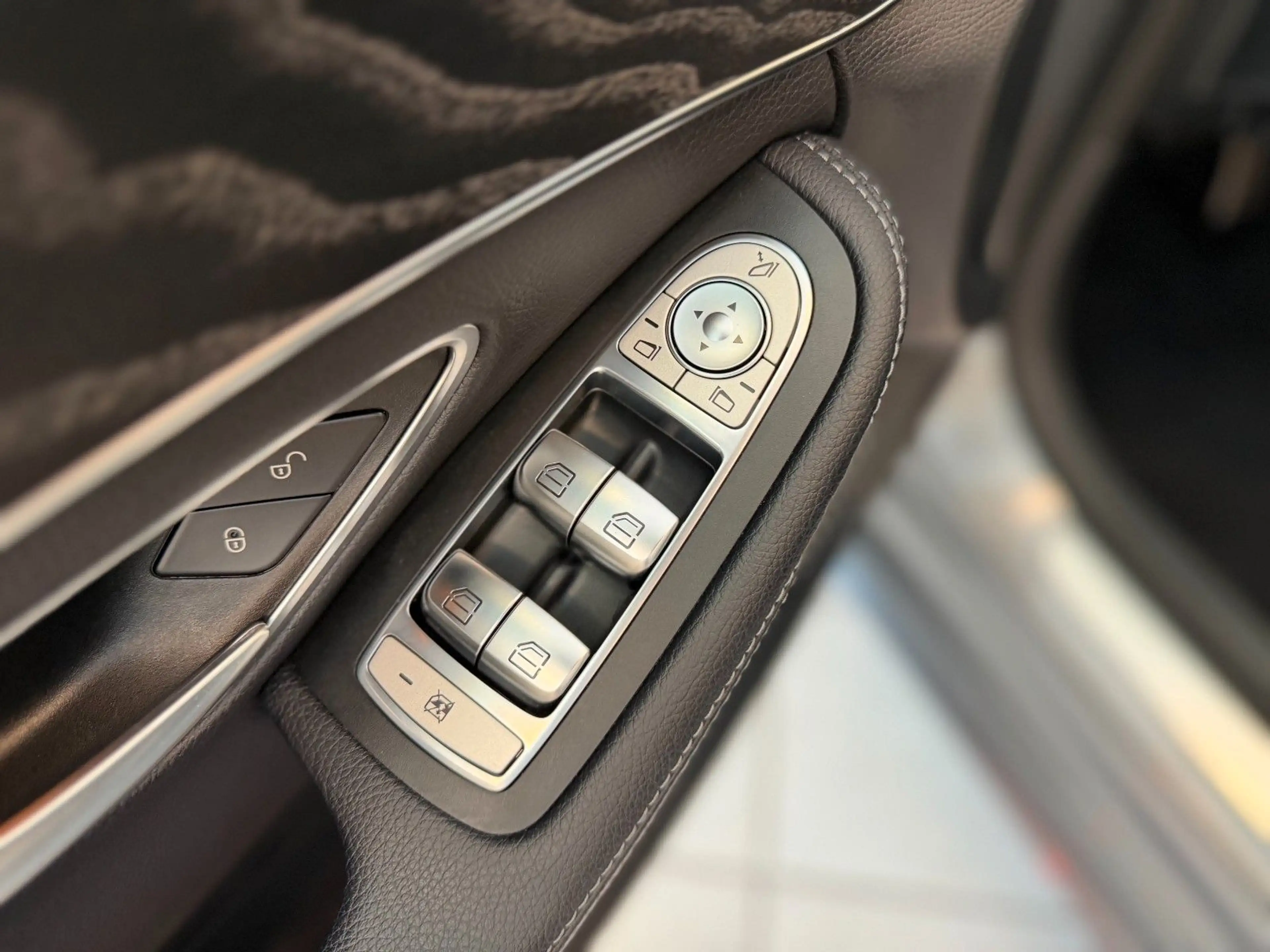 Mercedes-Benz C 200 AMG 9G-Tr. LED Rü-Ka SHZ TWA SHD CarPlay — photo 12