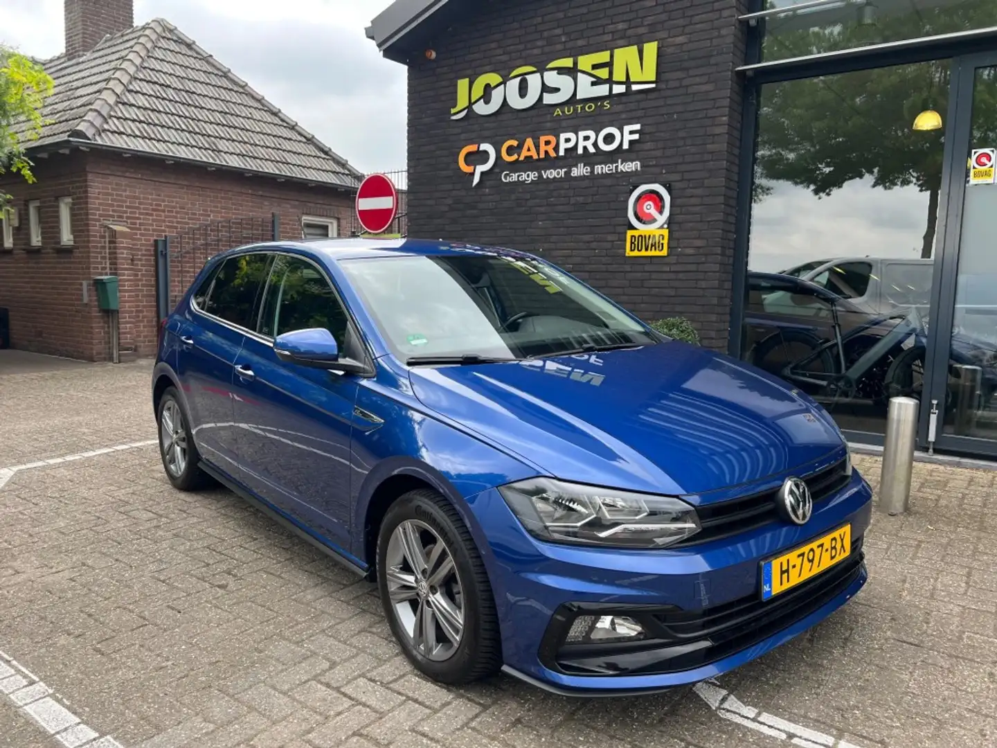 Volkswagen Polo 1.0 TSI HIGHL.BNSR R LINE Blau - 1