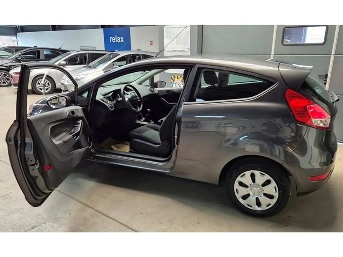 Ford Fiesta Trend Gris - 2