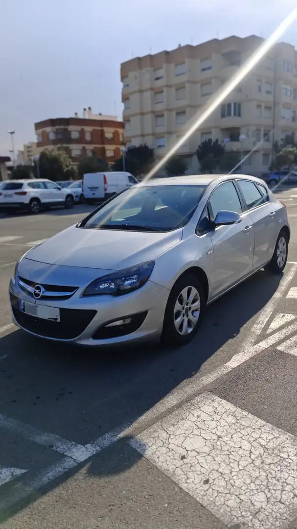 Opel Astra 1.6CDTi S/S Selective 110 - 1