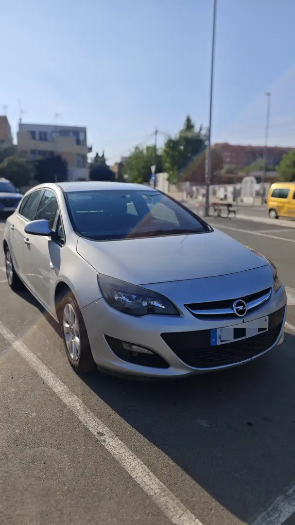 Opel Astra 1.6CDTi S/S Selective 110 - 2