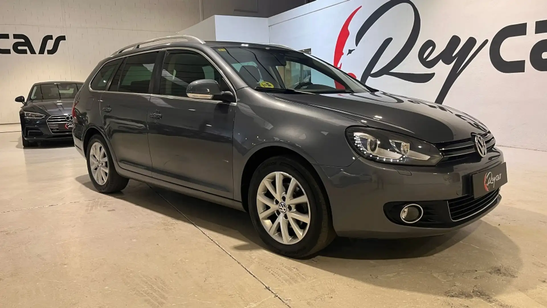 Volkswagen Golf 1.6TDI CR Advance DSG 105 Gris - 1
