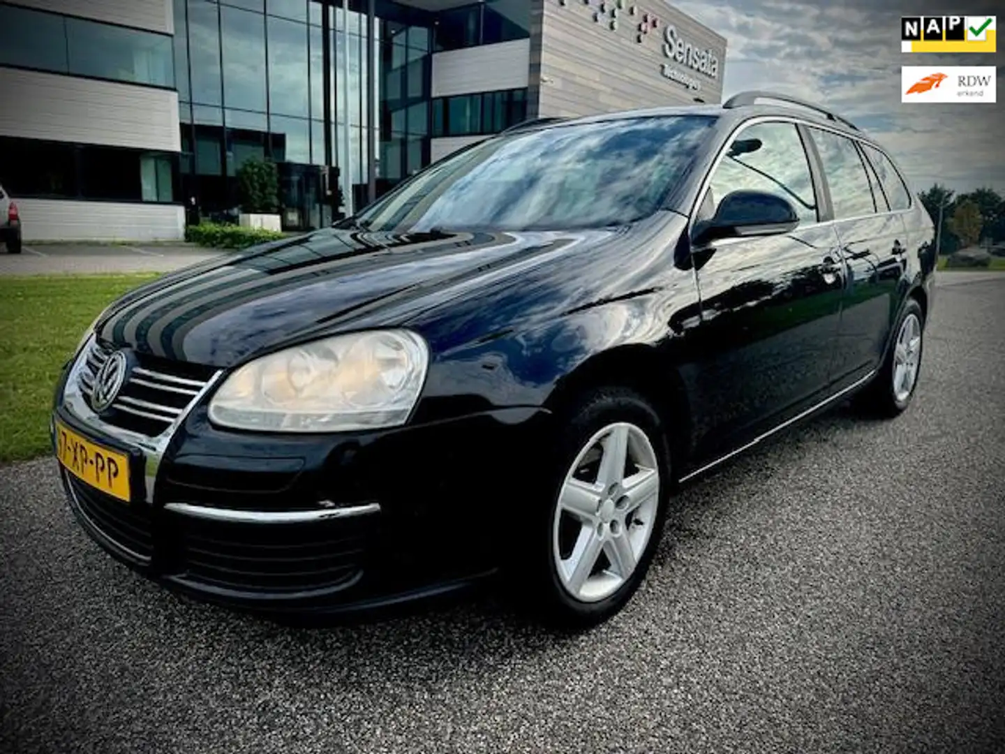 Volkswagen Golf Variant 1.4 TSI Comfortline Business, PANORAMADAK, NAVI, B Noir - 1