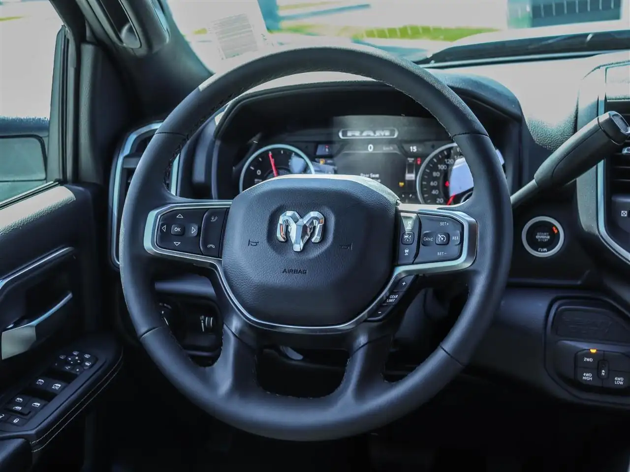 RAM 2500 снимка RAM 2500