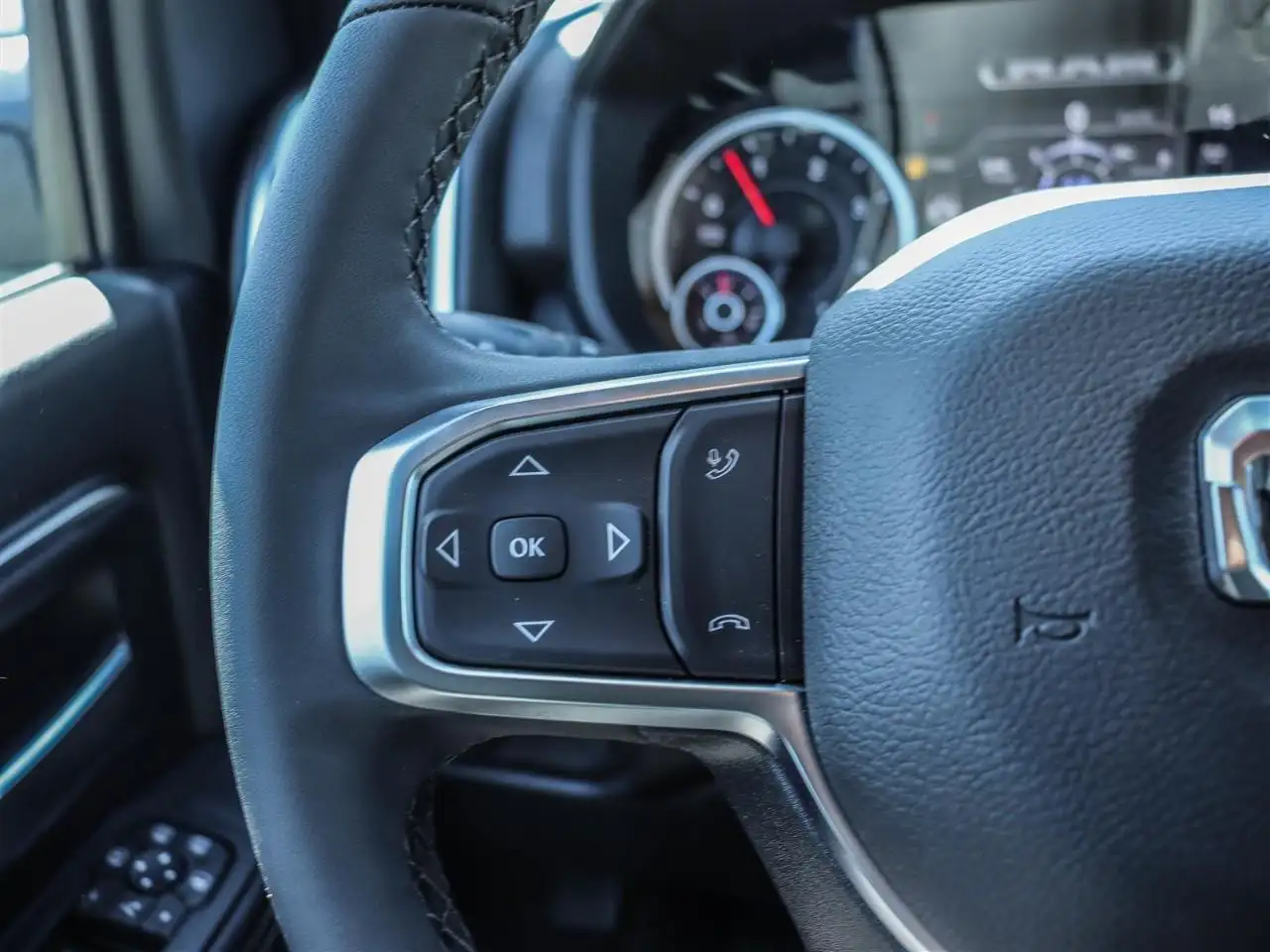 RAM 2500 снимка RAM 2500