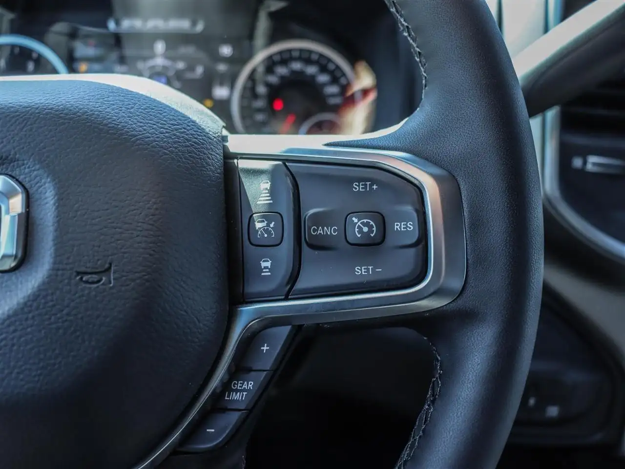 RAM 2500 снимка RAM 2500