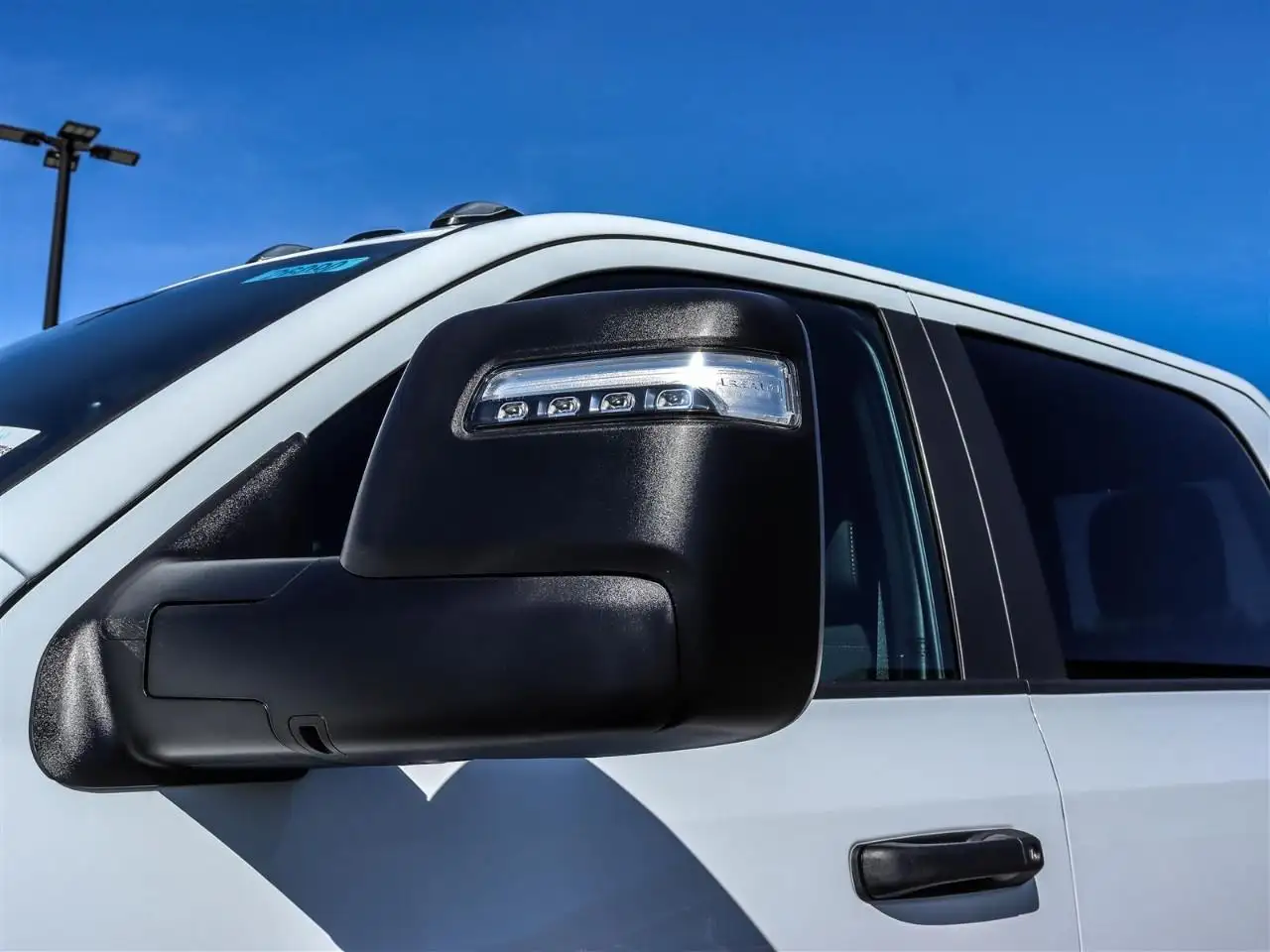 RAM 2500 снимка RAM 2500