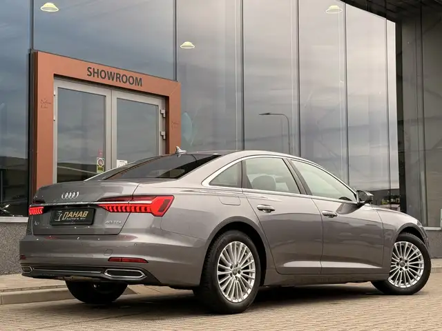 Audi A6 view 10