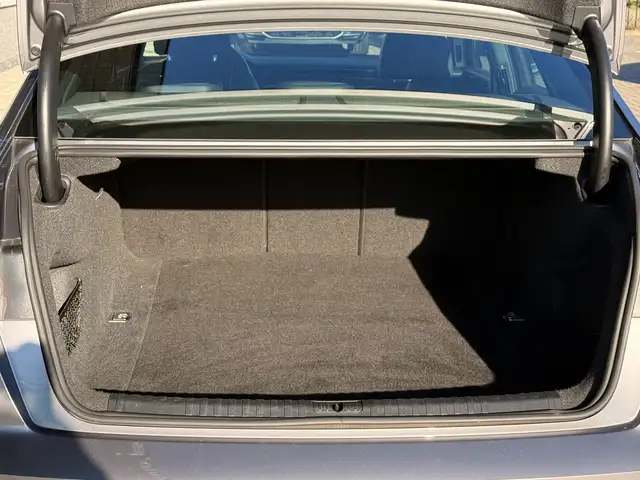 Audi A6 view 14