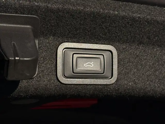Audi A6 view 15
