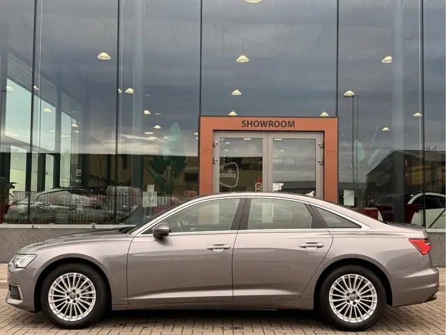 Audi A6 view 9