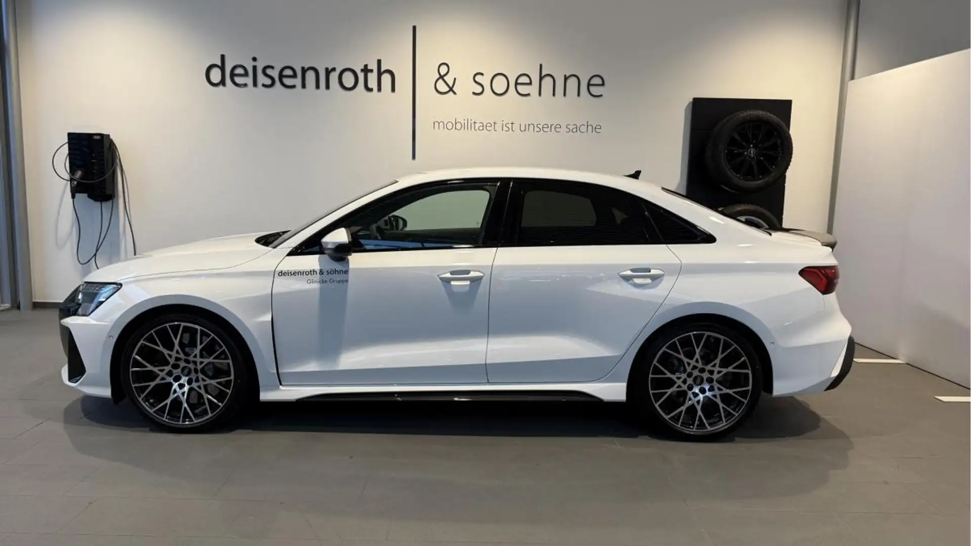 Audi RS3 Limousine 2.5 TFSI quattro S tronic ☞ 280 km/h max Weiß - 2