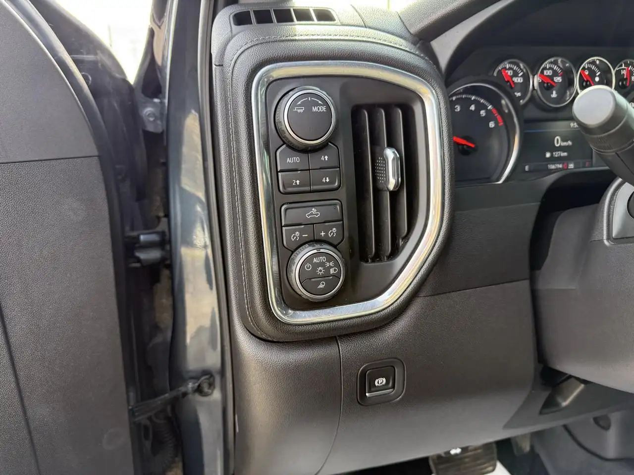 Chevrolet Silverado 1500 снимка Chevrolet Silverado 1500