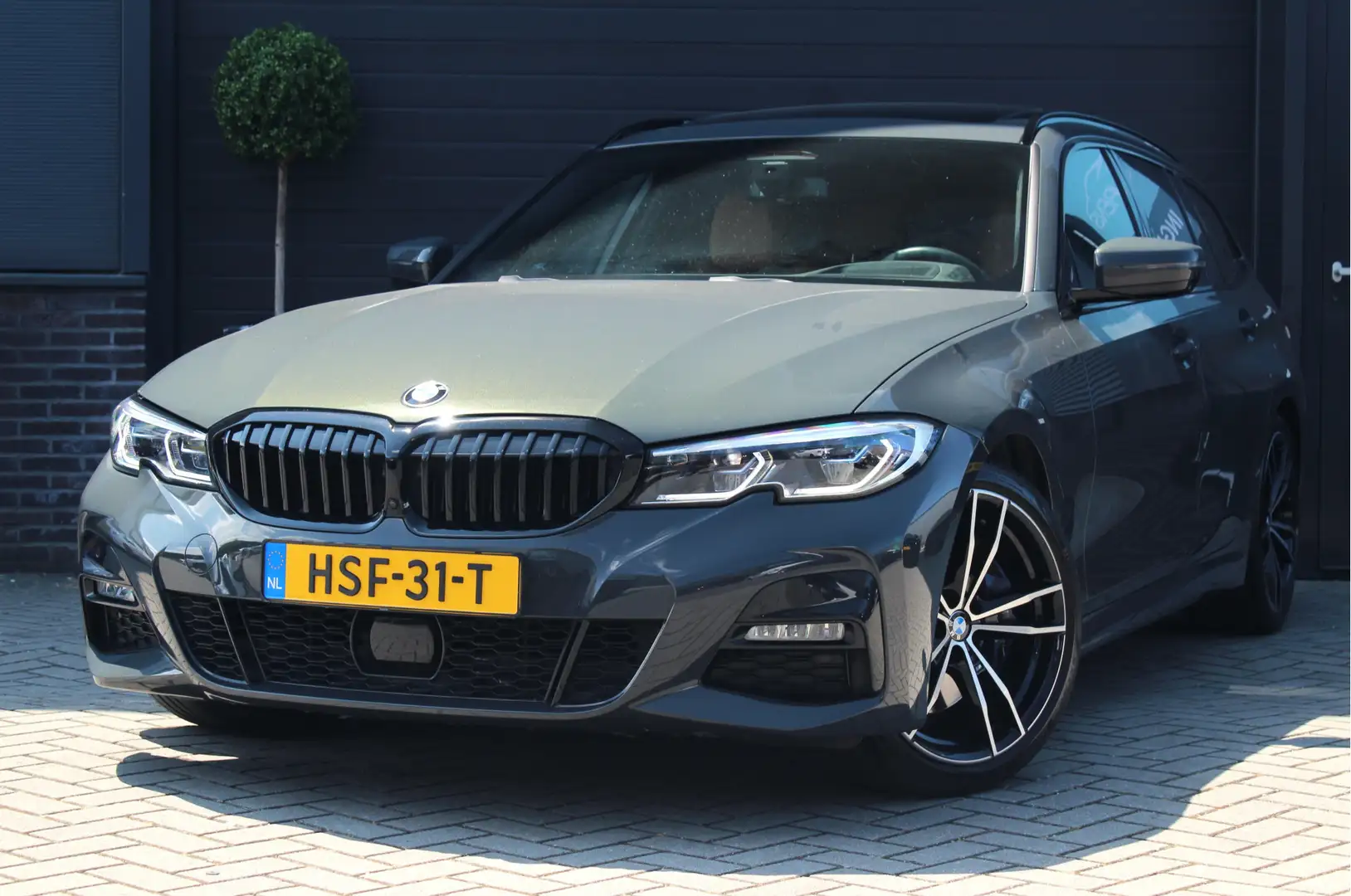 BMW 330 3-serie Touring 330i M sport | H&K | HUD | Pano | Grey - 1