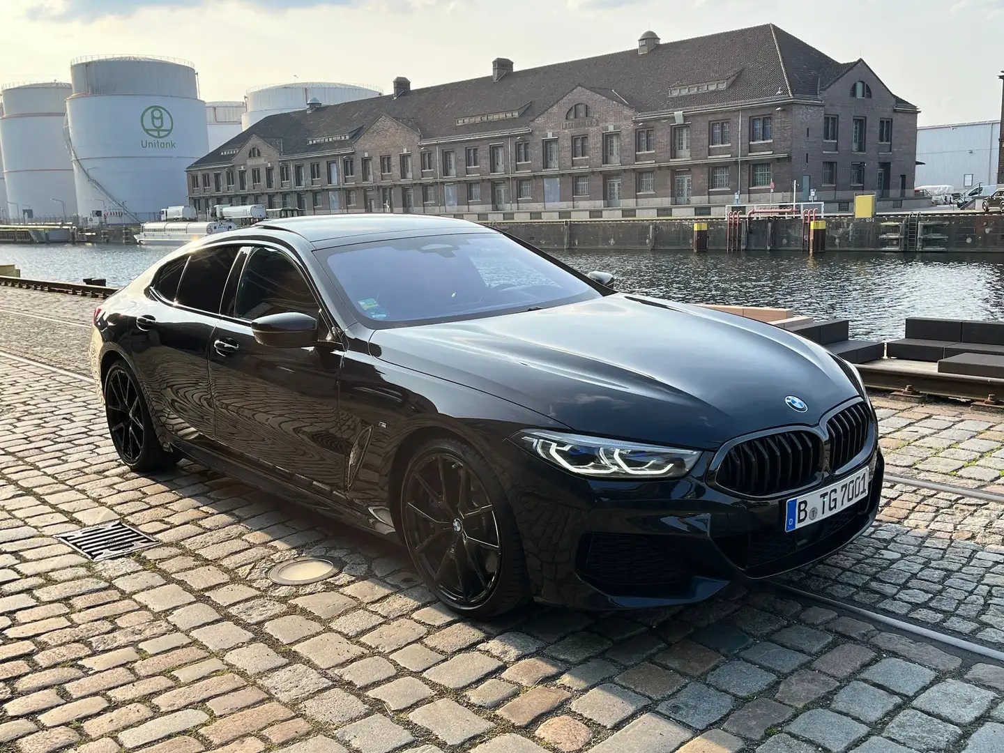 BMW 840 8er Gran Coupe  Diesel 840d xDrive Gran Coupe Чорний - 2