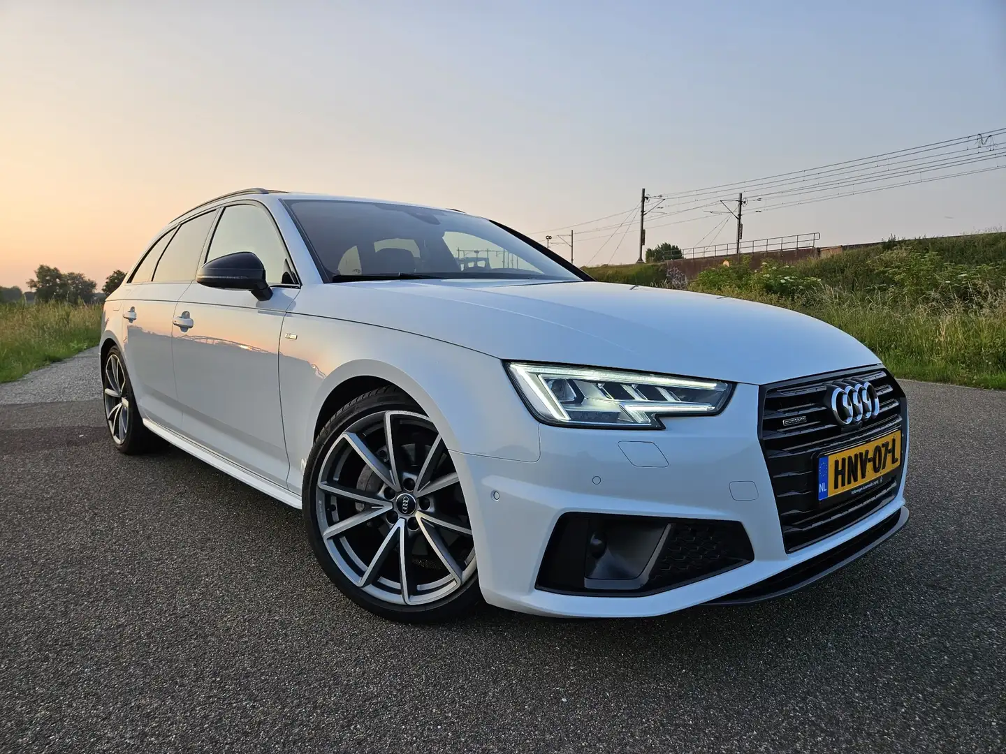 Audi A4 40 TDI Quattro 3X S line vol opties Wit - 2