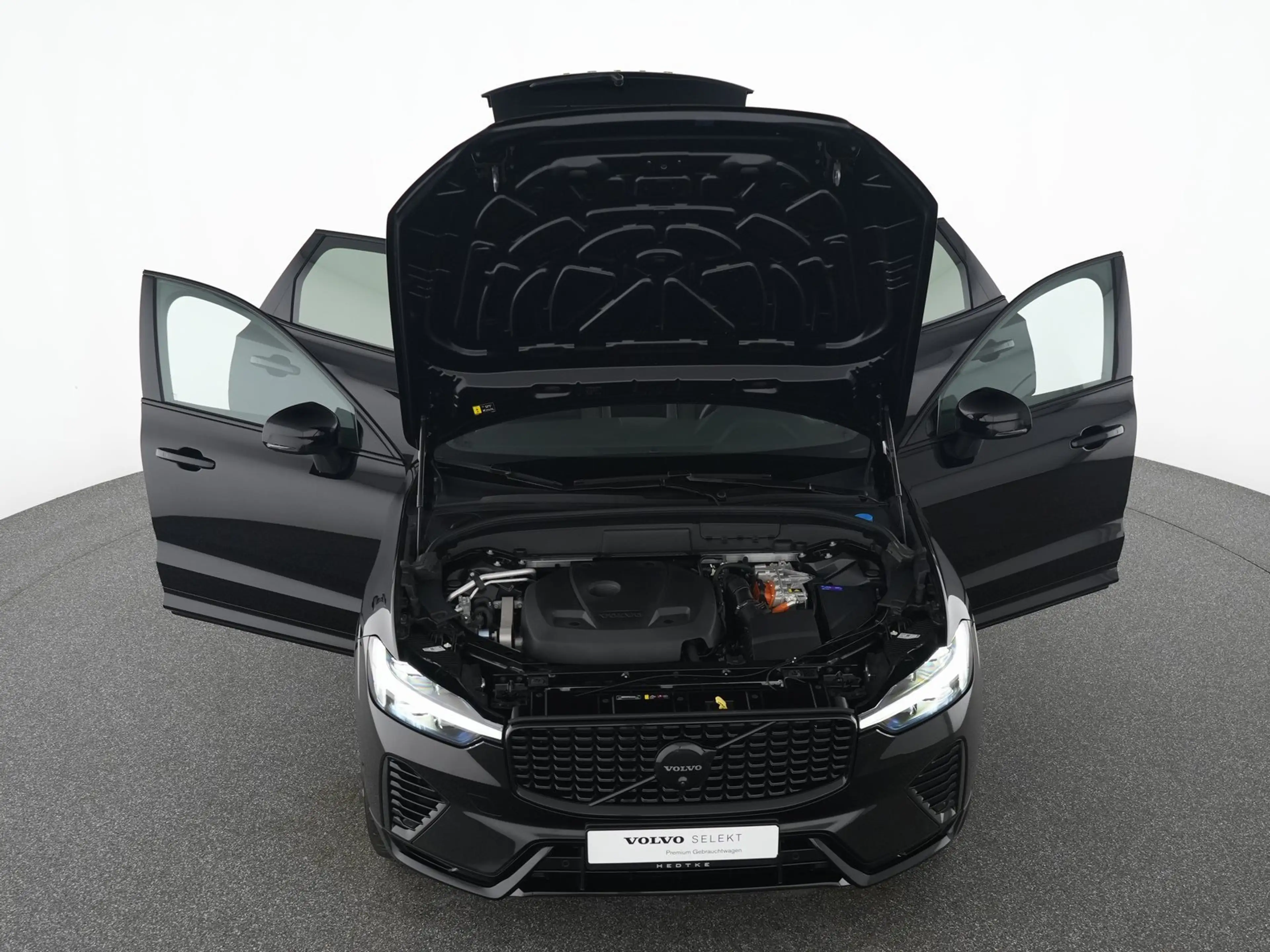 Volvo XC60 T8 AWD Plus Black Edition ACC*360°KAMERA*21 — photo 13