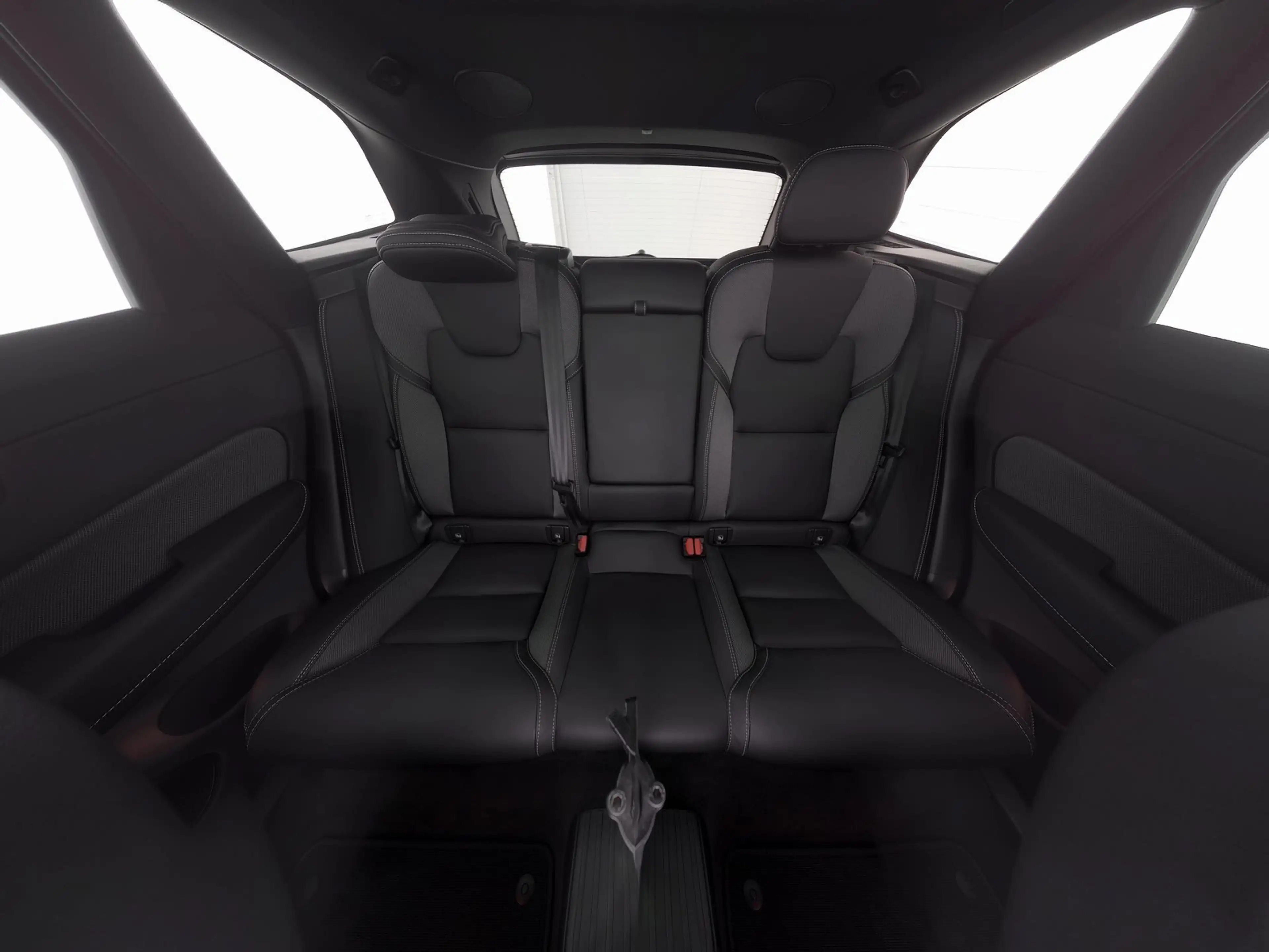 Volvo XC60 T8 AWD Plus Black Edition ACC*360°KAMERA*21 — photo 5