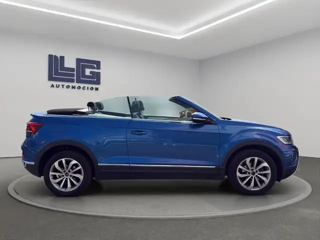 Volkswagen T-Roc view 5