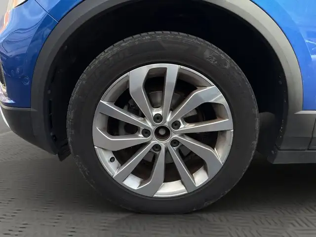 Volkswagen T-Roc view 10