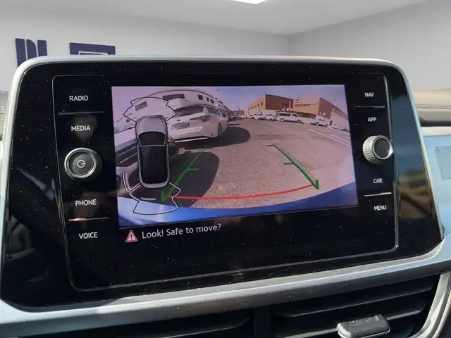 Volkswagen T-Roc view 13