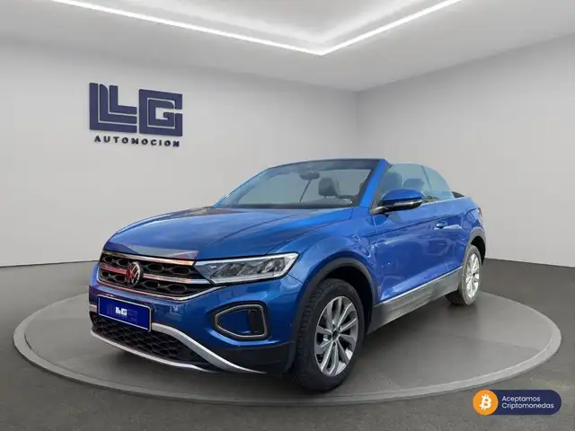 Volkswagen T-Roc view 2