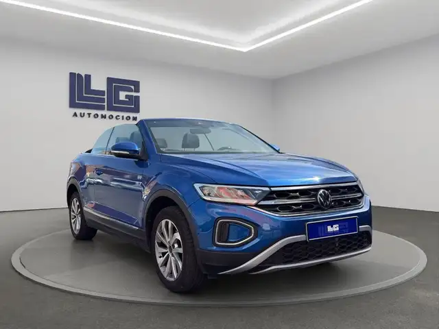 Volkswagen T-Roc view 4