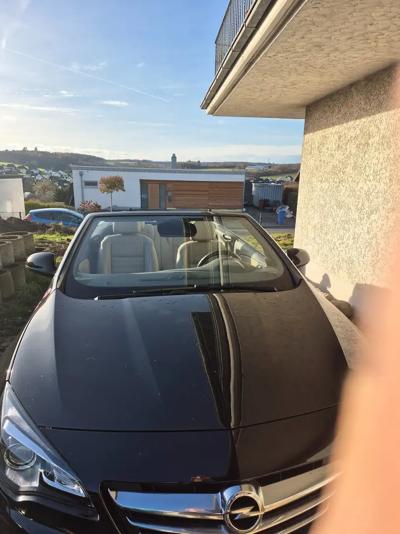 Opel Cascada Cascada 1.6 (ECOTEC) DI Turbo (ecoFLEX) op Edition Schwarz - 2