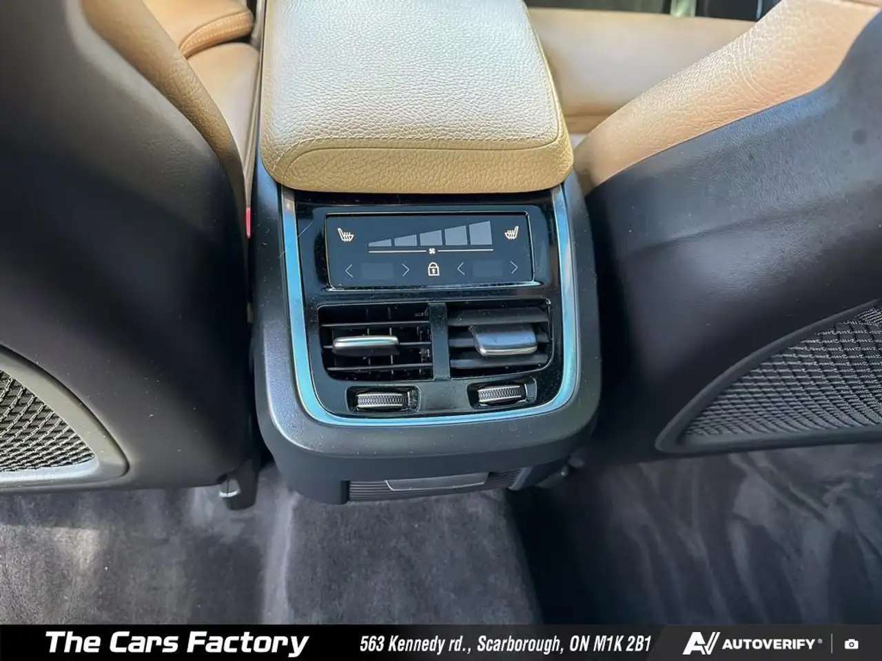 Volvo XC60 снимка Volvo XC60