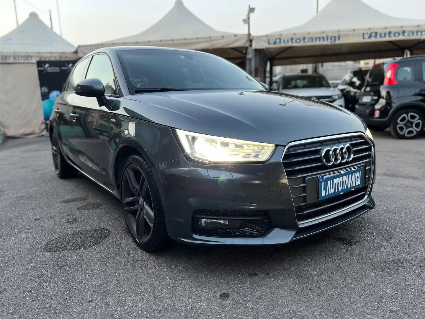 Audi A1 A1 1.6 TDI 105 CV Ambition Grau - 1