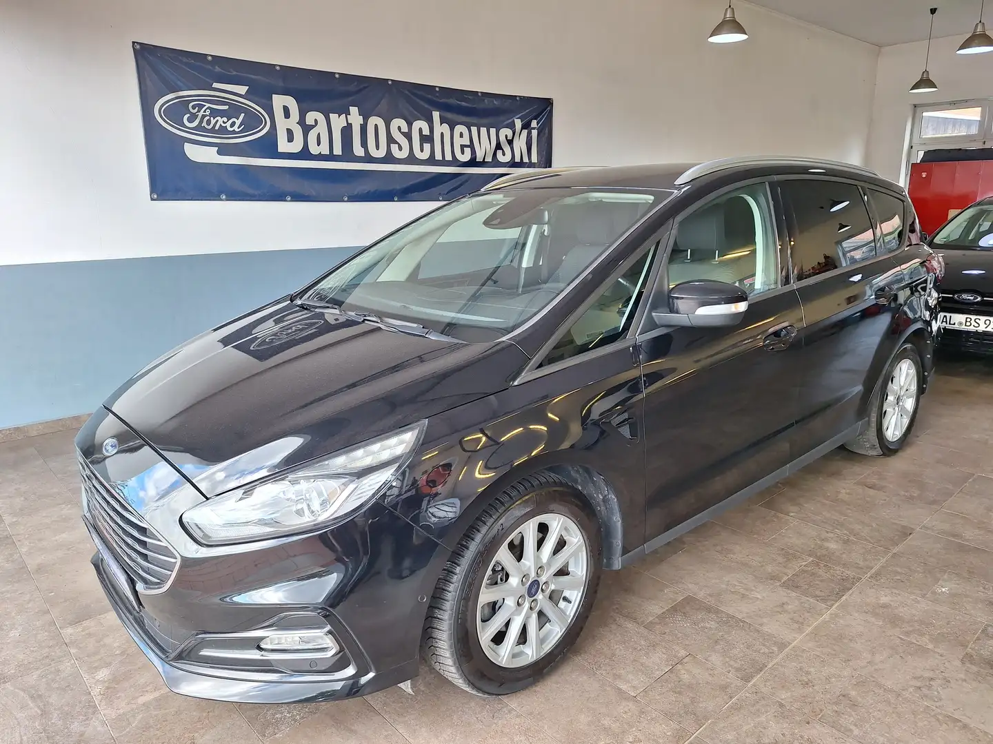 Ford S-Max Trend Schwarz - 1