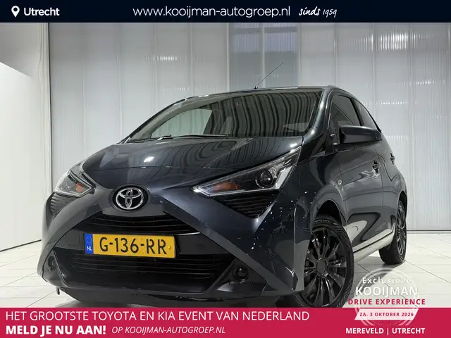 Toyota Aygo 1.0 VVT-i x-play limited Navigatie af fabriek, App