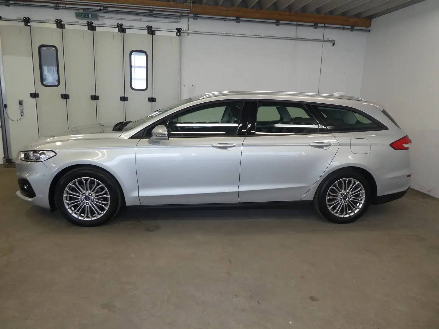 Ford Mondeo 2.0 EcoBlue Aut. Traveller Business Silber - 2