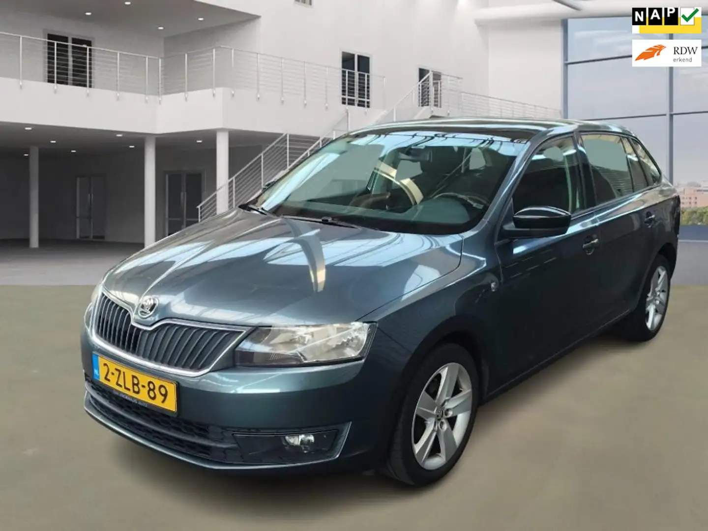 Skoda Rapid/Spaceback 1.2 TSI Greentech Style Edition / NL PRIJS 5001e / Gris - 1