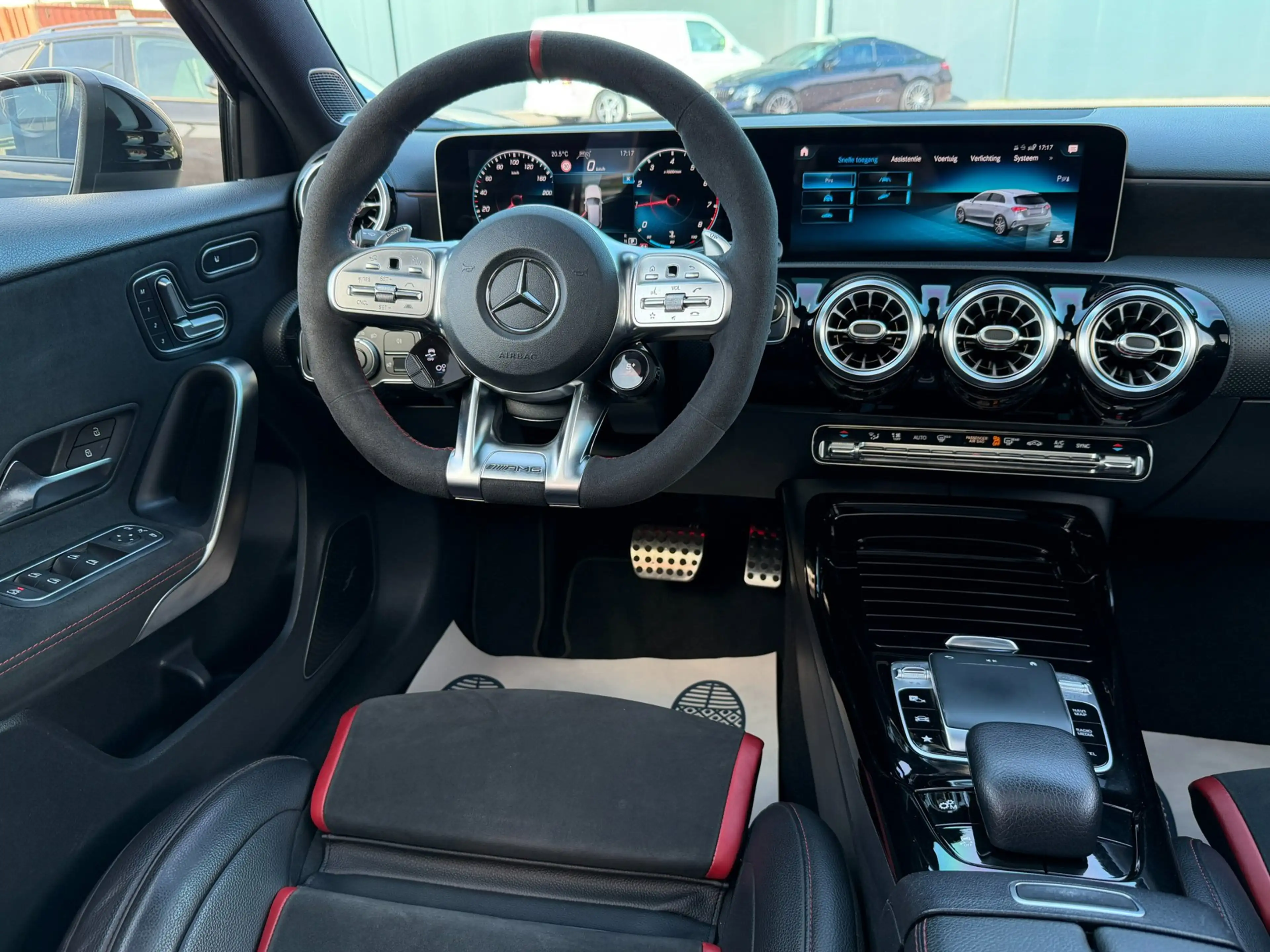 Mercedes-Benz A 35 AMG 4MATIC Edition 1 — photo 18