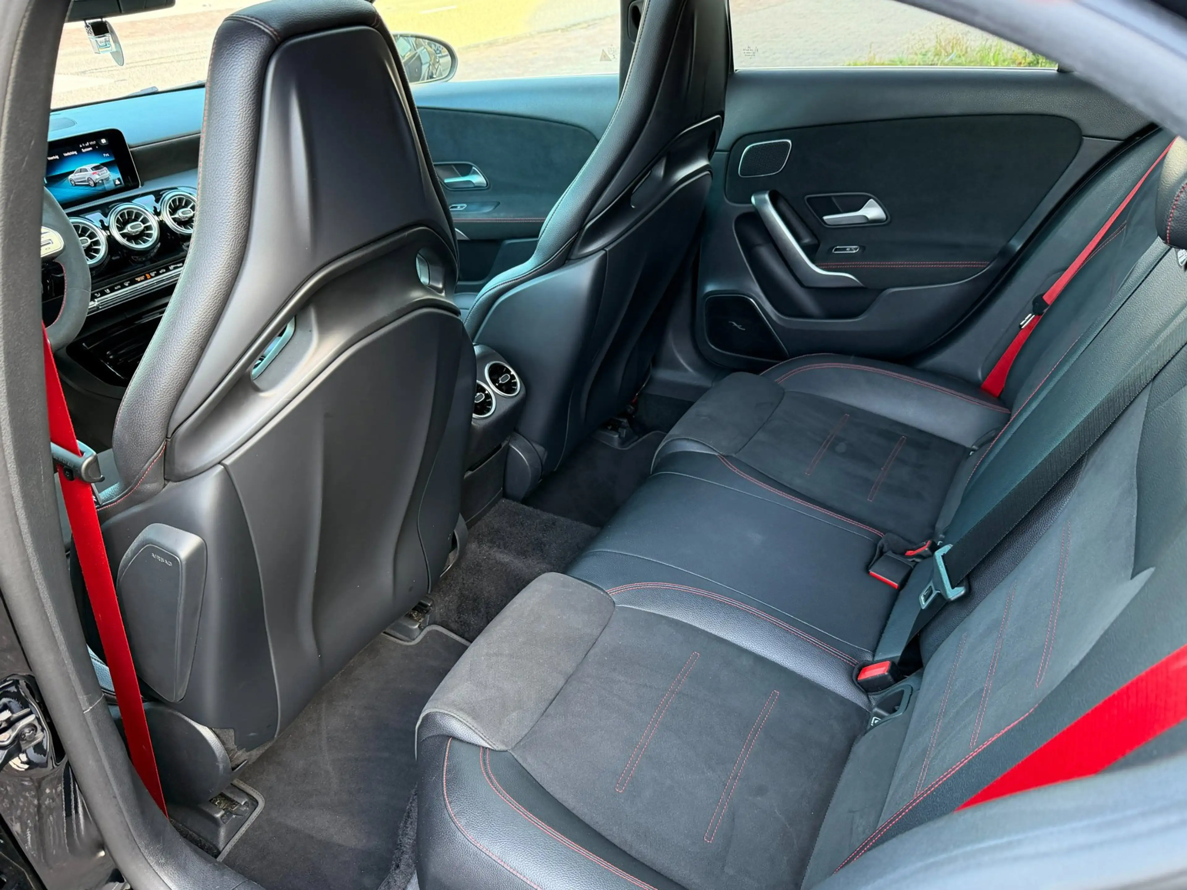 Mercedes-Benz A 35 AMG 4MATIC Edition 1 — photo 20