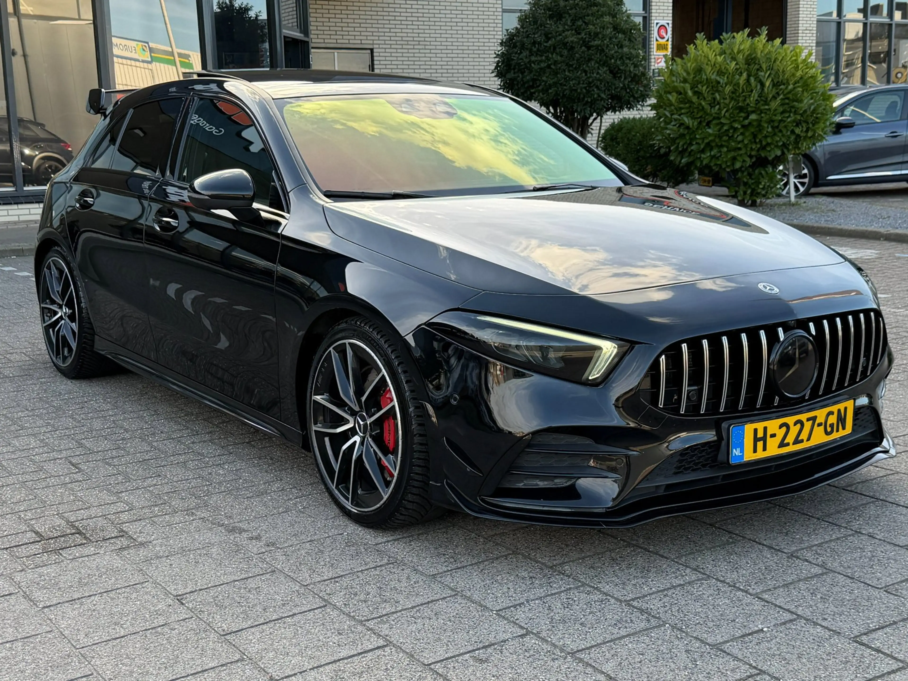 Mercedes-Benz A 35 AMG 4MATIC Edition 1 — photo 12