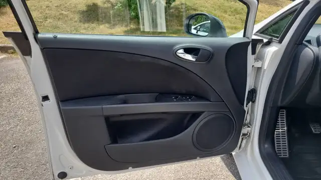 Seat Leon view 7