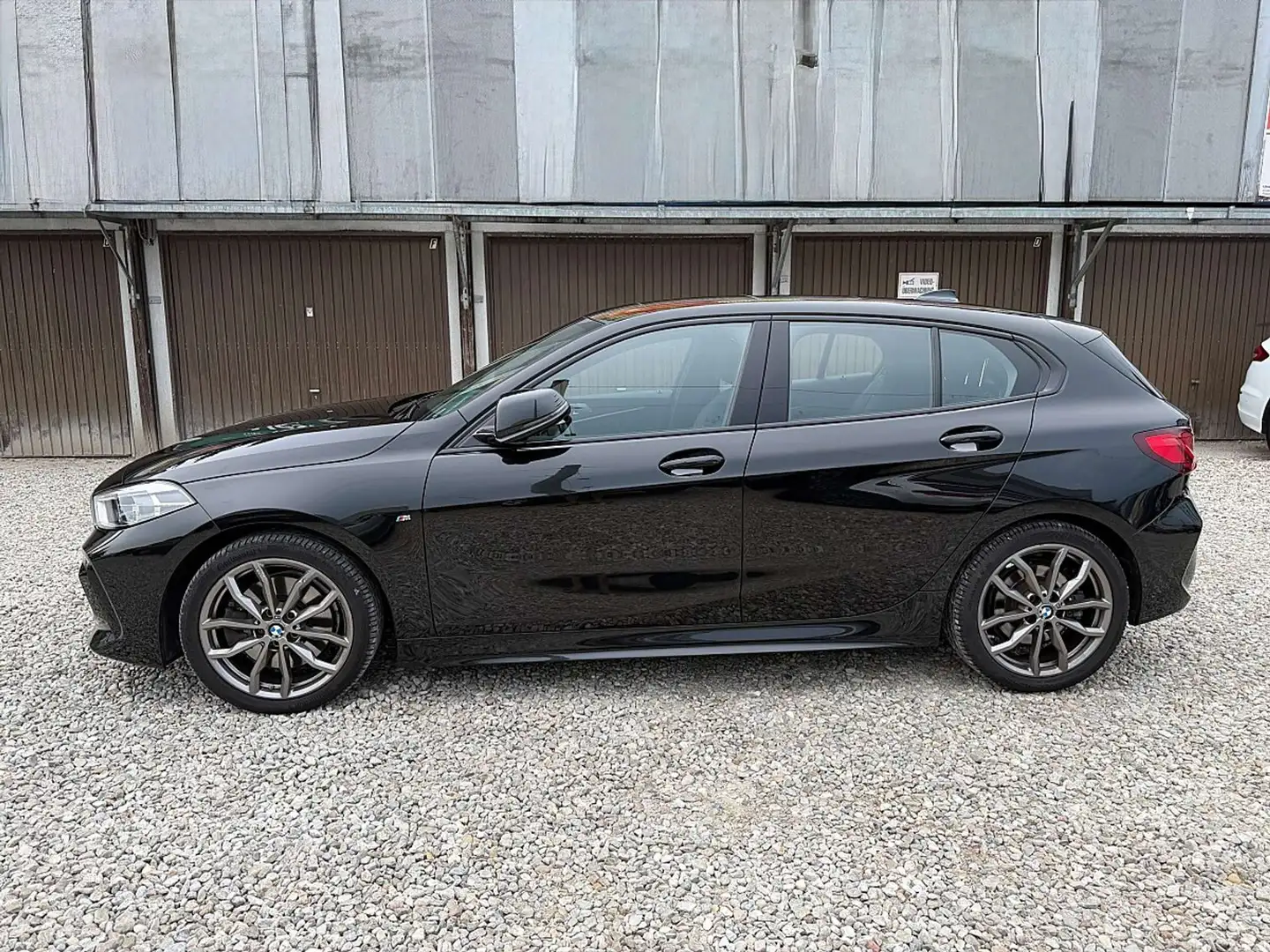 BMW 120 d Aut. *M-PAKET*PANORAMADACH* Schwarz - 2