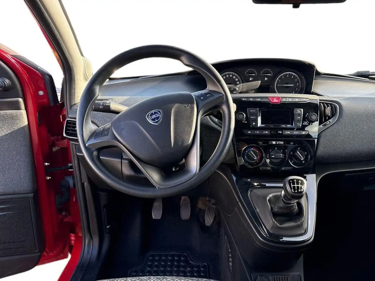 Lancia Ypsilon 2022 — фото 7