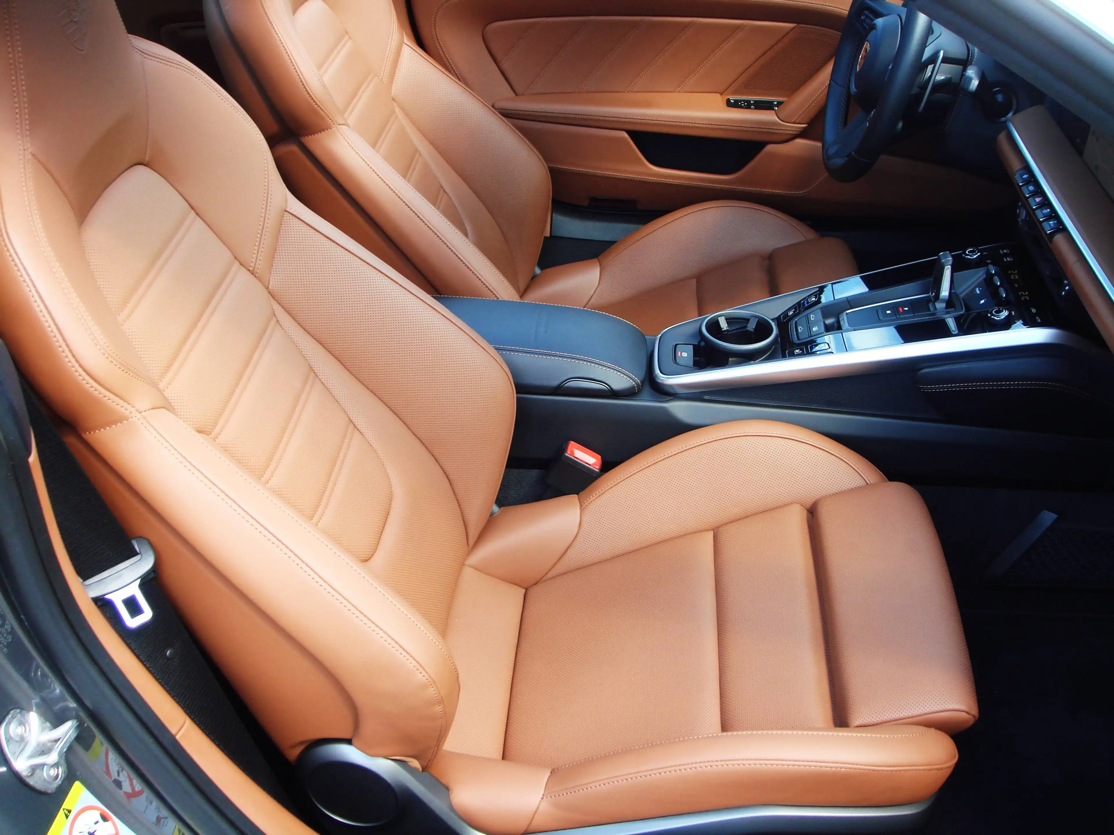 Porsche 911 992 CARRERA GTS * LEDER EXCLUSIVE MANUFATUR * PANO * BOSE * SLECHTS 20 000 KM !! — photo 7