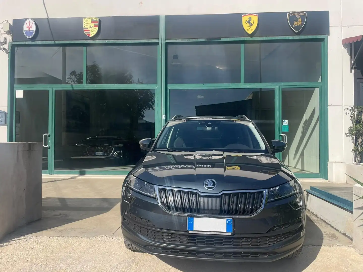 Skoda Karoq 1.0 TSI STYLE LED/ASSIST/CONNECT/PELLE/TOUCH/PDC Gris - 2