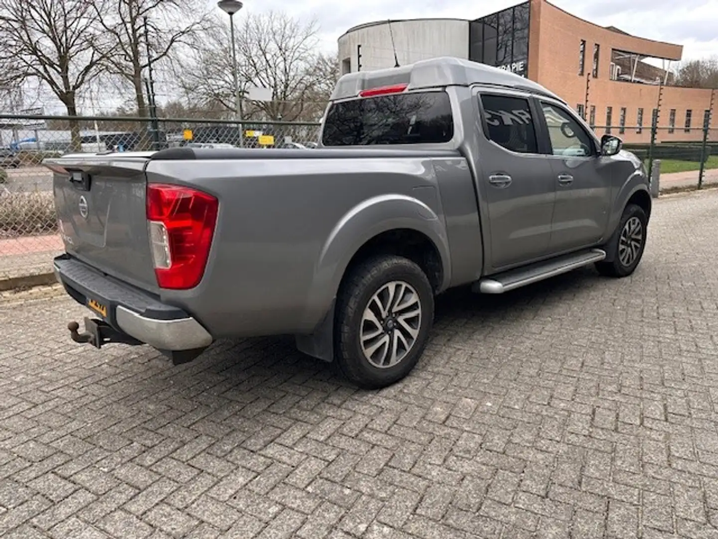 Nissan NP300 NP300 2.3 dCi Visia DC Gris - 2